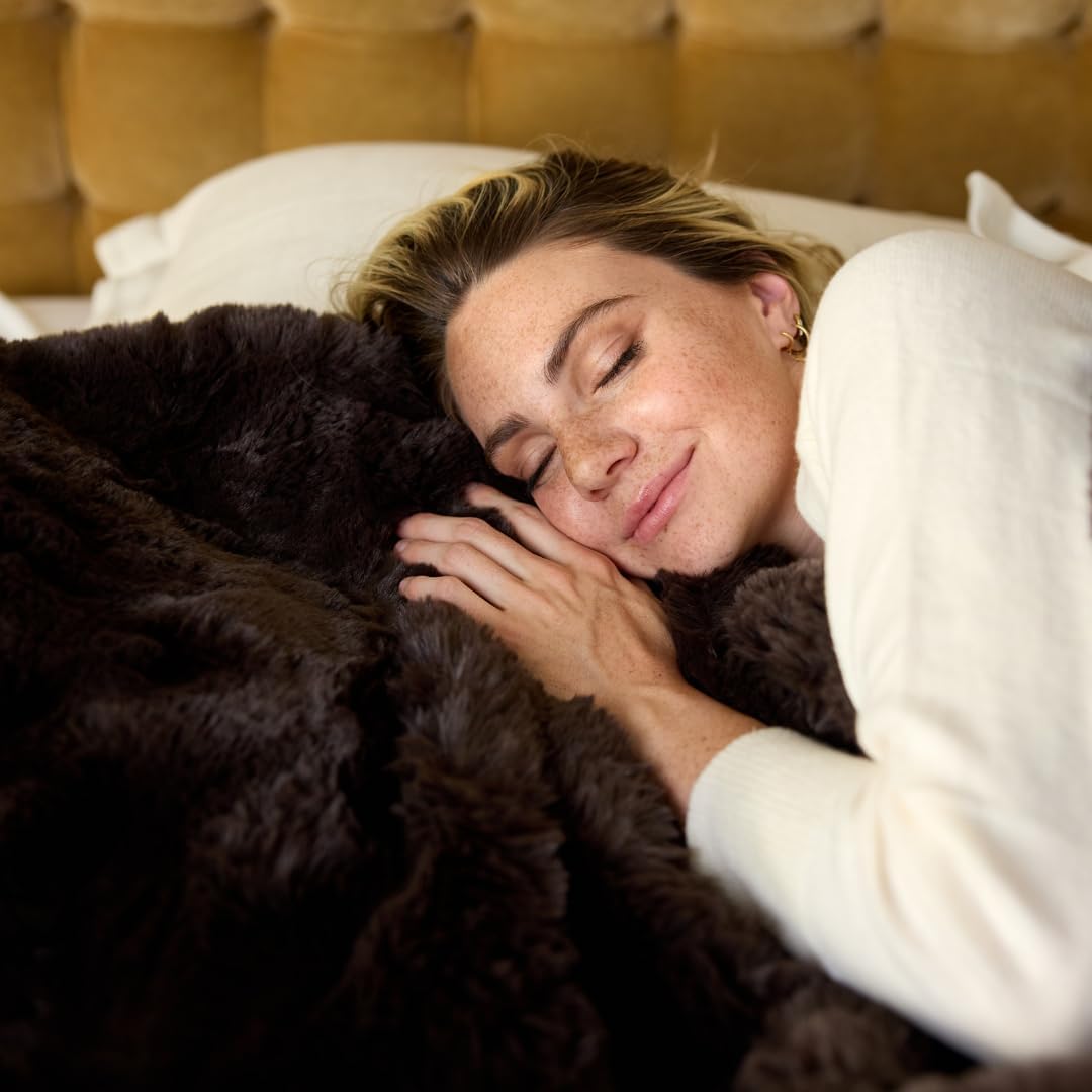 Nuzzie Snuggle Luxe Premium Soft Eco-Conscious Cozy Throw Blanket for Perfect Comfort - Mocha (90"x108")