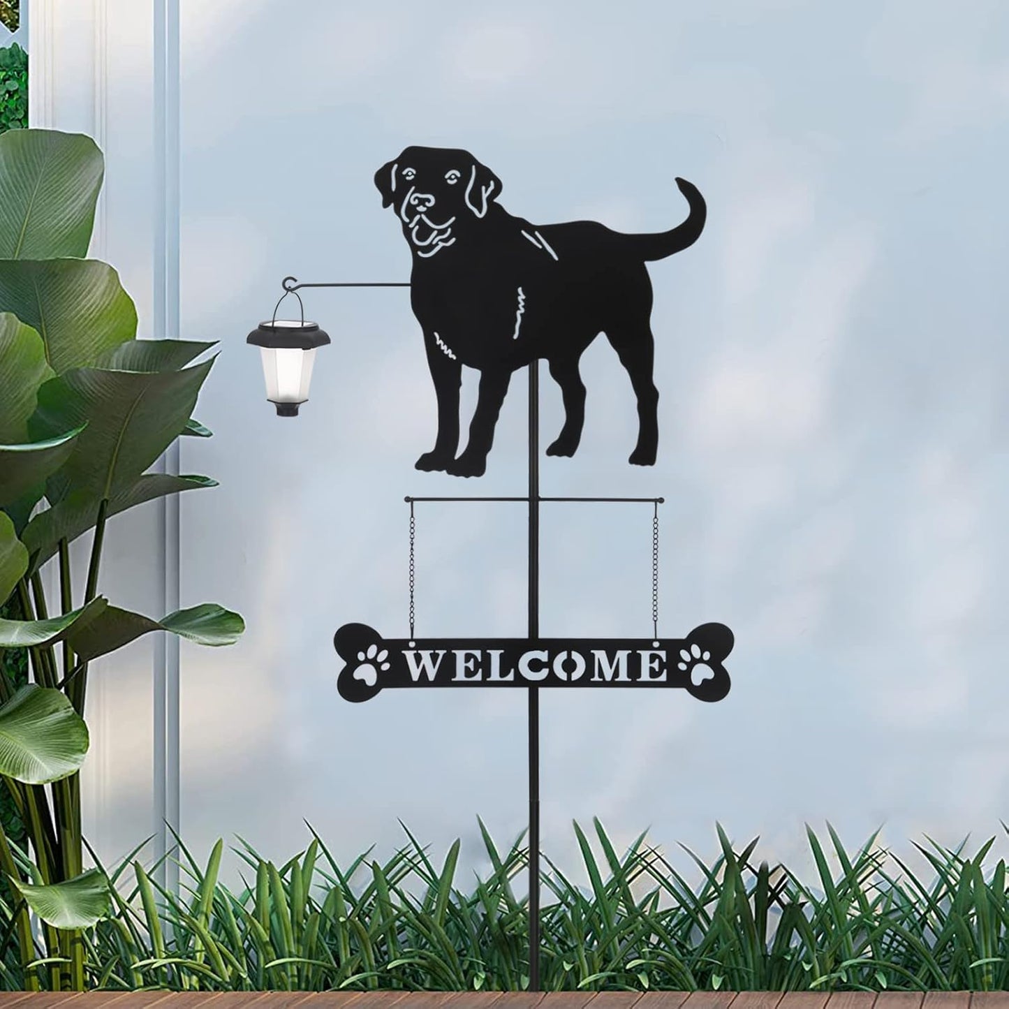 BAYN Solar Labrador Silhouette Dog Breed Welcome Sign with a Lantern Outdoor Decorative Garden Stakes for Yard, Lawn, Patio, Pathway