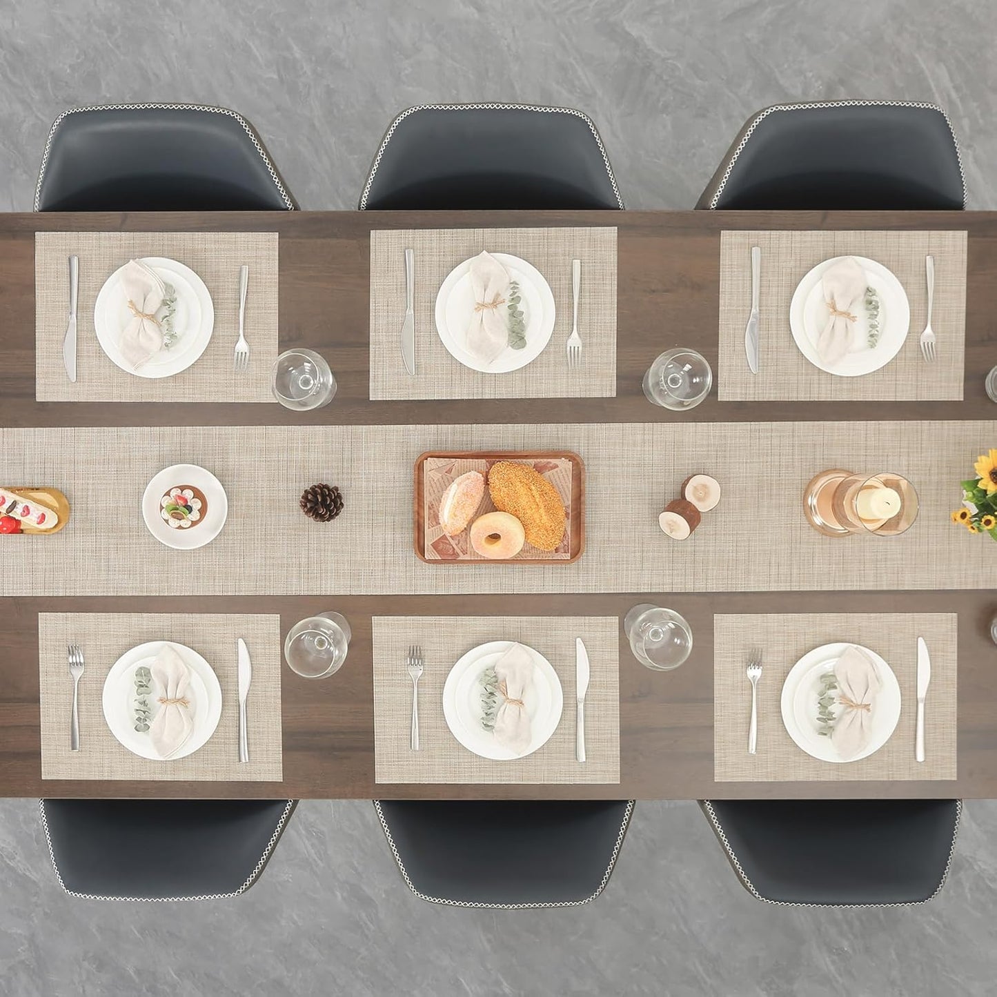 Myir JUN Placemats Set of 4, Vinyl Woven Placemats Place Mats Indoor Set of 4 Washable Table Mats Non-Slip Place mats for Dining Table (Beige, Set of 4)