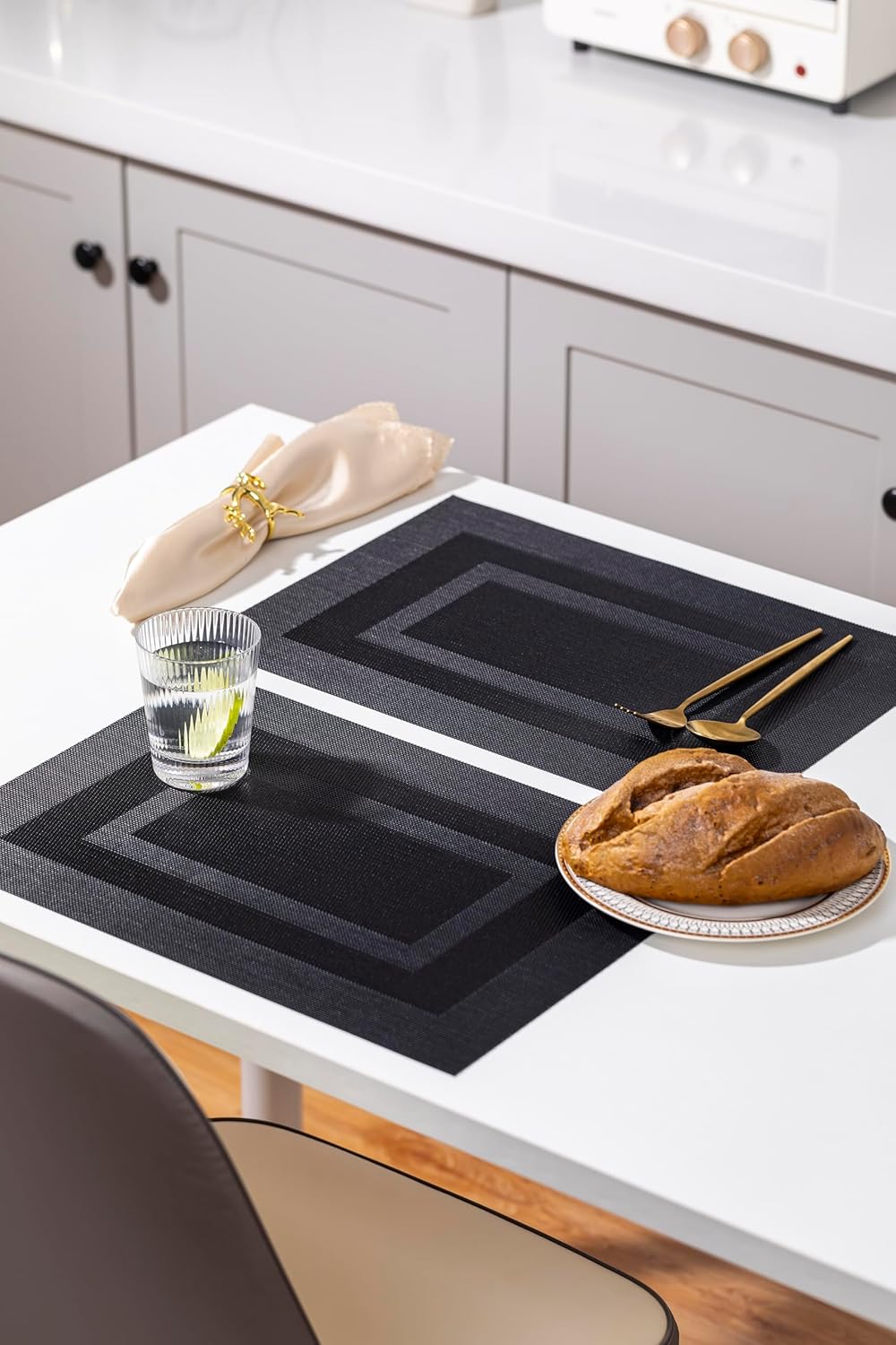 LEXMORE Placemats Set of 4 Vinyl/Plastic Woven Place Mats for Kitchen Table Indoor/Outdoor Washable Placemat Wipeable Dining Table Mats(Black Cube)