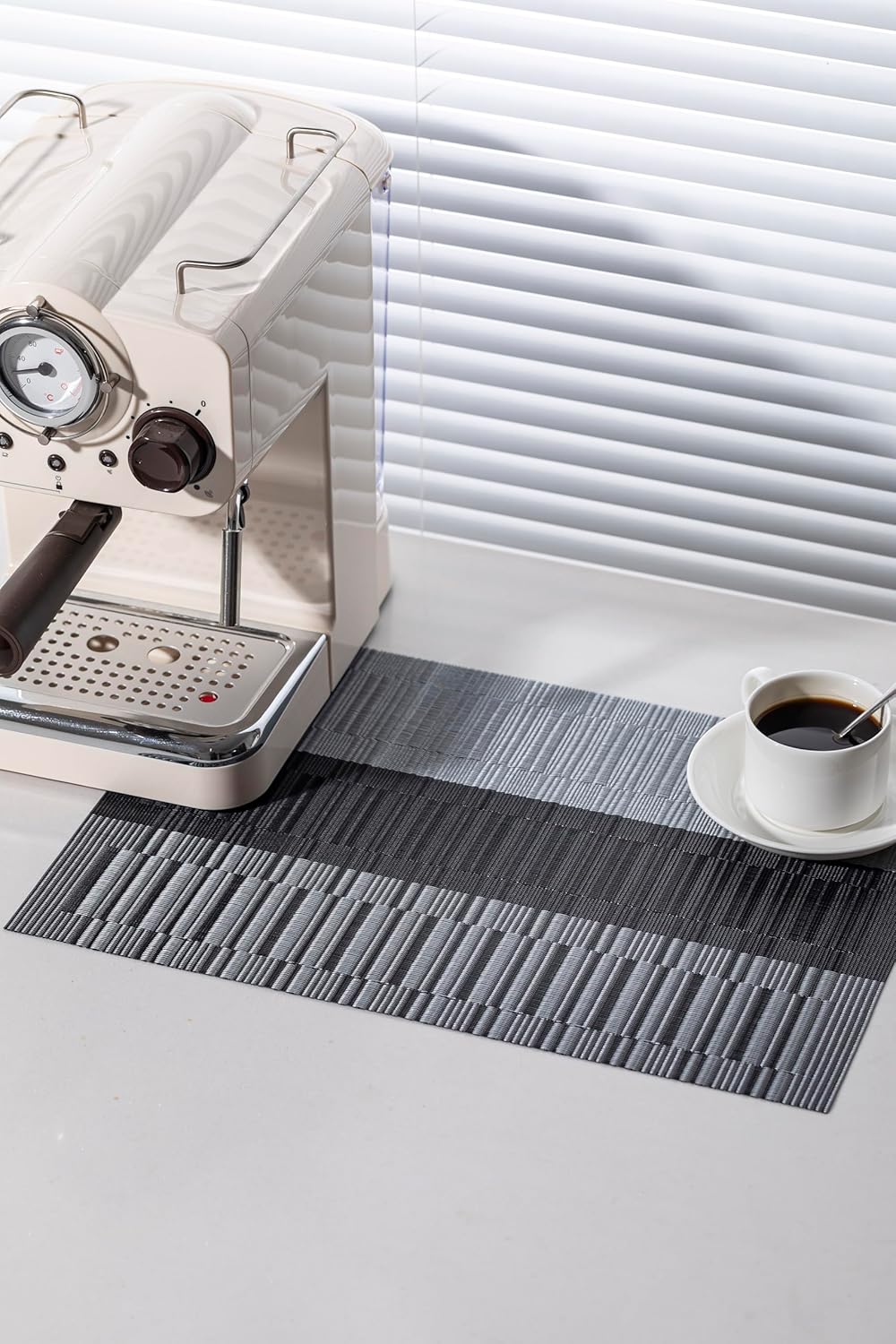 LEXMORE Placemats Set of 4 Vinyl/Plastic Woven Place Mats for Kitchen Table Indoor/Outdoor Washable Placemat Wipeable Dining Table Mats(Silver Gray Black)