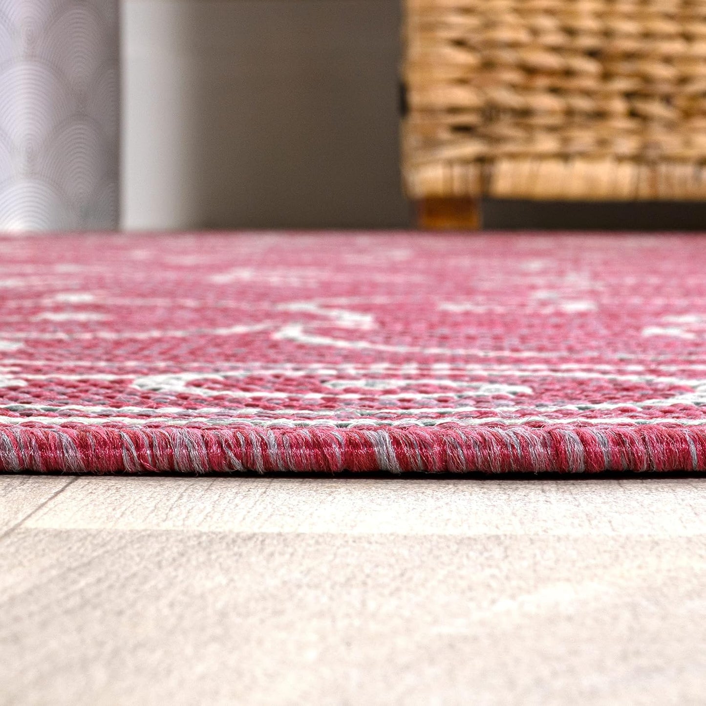 JONATHAN Y Vintage Filigree Indoor Outdoor Area Rug 9X12 Fuchsia/Light Gray, Charleston Textured Weave for Backyard, Patio, Porch, Easy-Cleaning, High Traffic, Pet-Friendly, Non-Shedding (SMB106J-9)