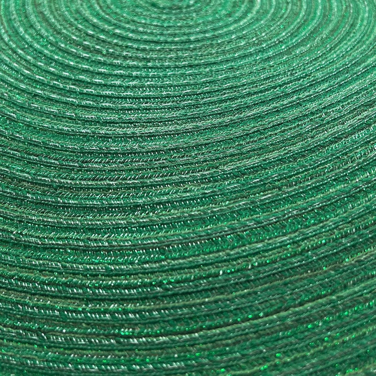 AHHFSMEI Round Braided Placemats Set of 6 Round Table Mats for Dining Tables Natural Woven Heat Resistant Place mats 15 Inch (Christmas Green, 6)