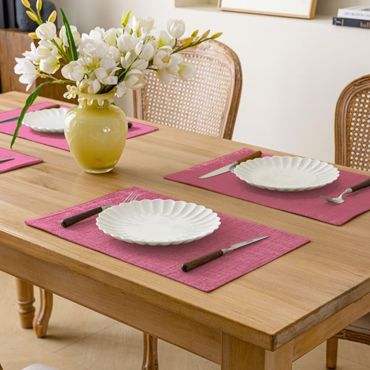Placemats Set of 4, Bilayer Thickened Linen Place Mats Heat Resistant Machine Washable Wrinkle Free Carefully Selected Polyester Mats for Kitchen/Dining/Coffee Table (Pink)