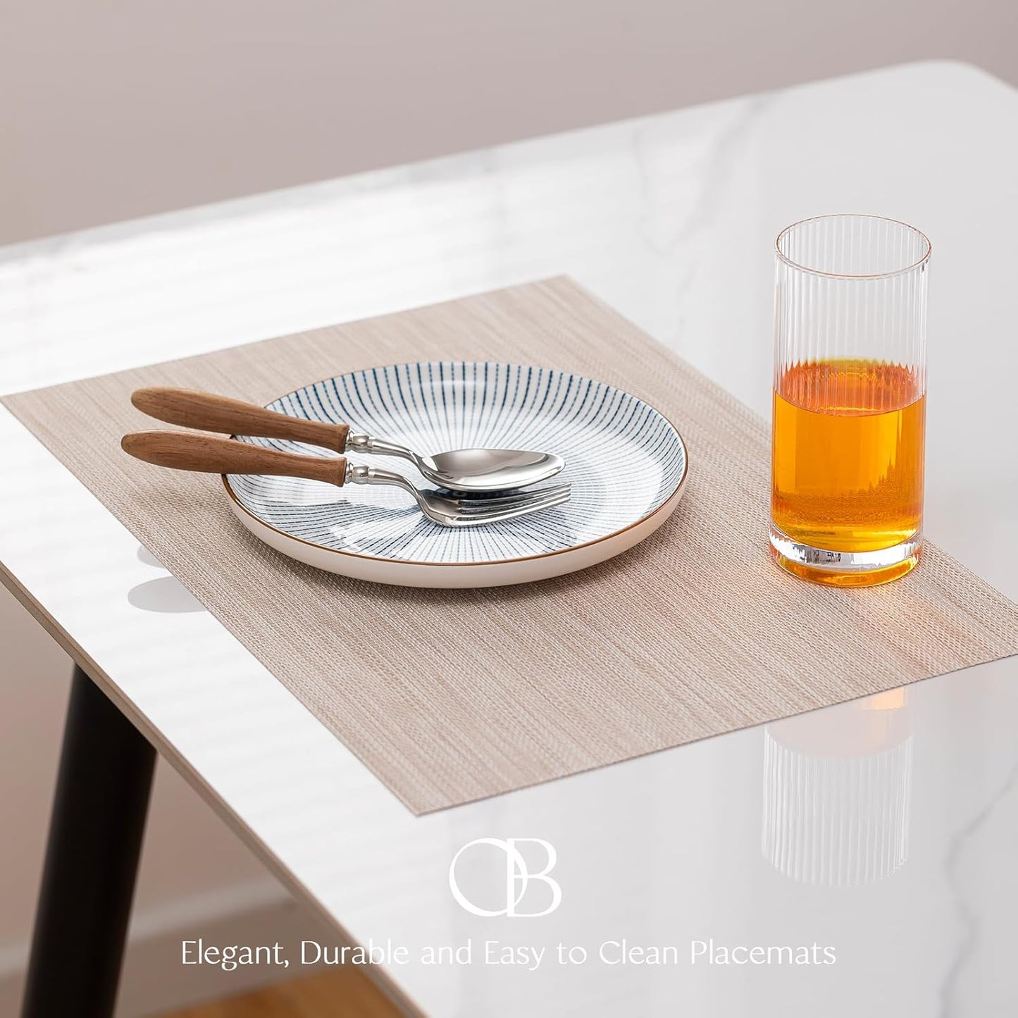 Placemats Set of 8 - Easy Clean Woven Vinyl Placemats for Dining Table, Indoor/Outdoor Place Mats, Washable PVC Table Mats（Beige）