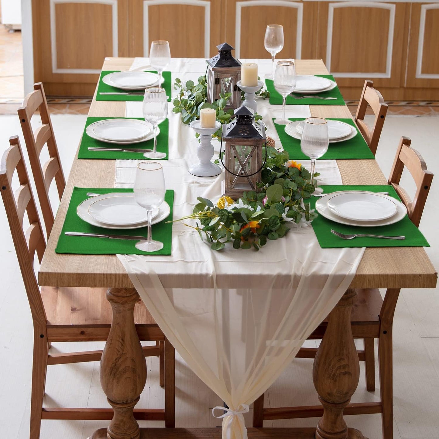 Cloth Placemats Set of 8, Linen Type Fabric Placemats Machine Washable Heat Resistant Placemats Wrinkle Free Thick Polyester Kitchen Place Mats for Dining Table (Forest Green)