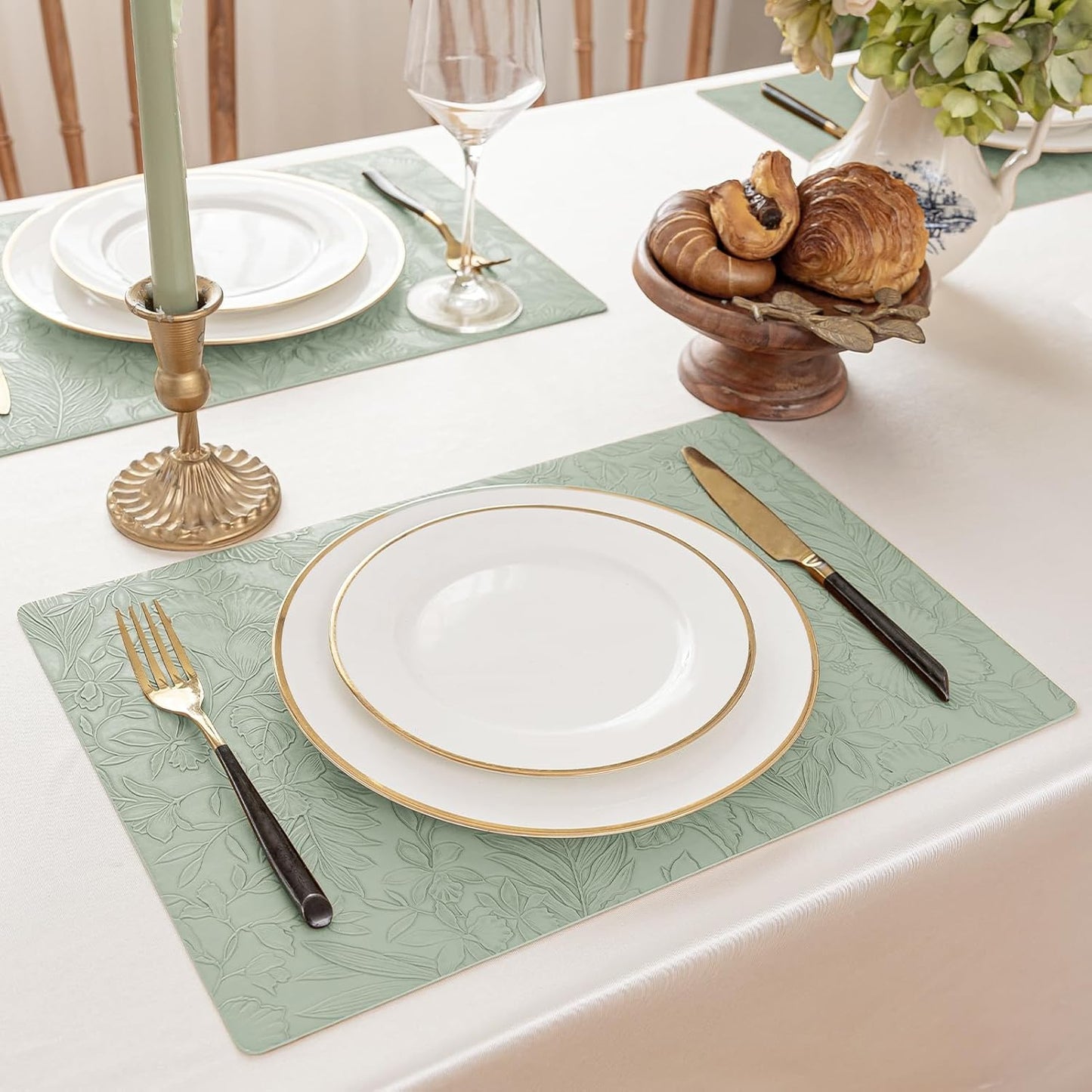 Romanstile Vinyl Placemats Set of 6-12 X 18 Inch - Heat Resistant Non-Slip Embossed Floral Place Mats 100% Waterproof Oilproof Wipeable Faux Leather Table Mats for Kitchen/Dining/Party, GrassGreen