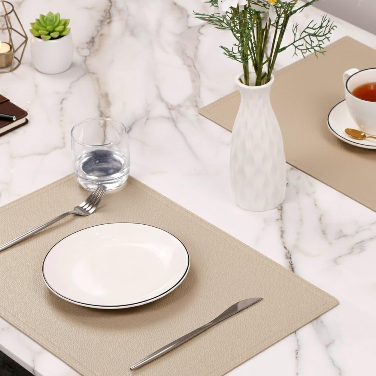 Set of 8 Faux Leather Placemats, PU Table Mats, Waterproof, Stain Resistant, Heat Resistant, Easy to Clean for Kitchen Dining Table,Conference Table