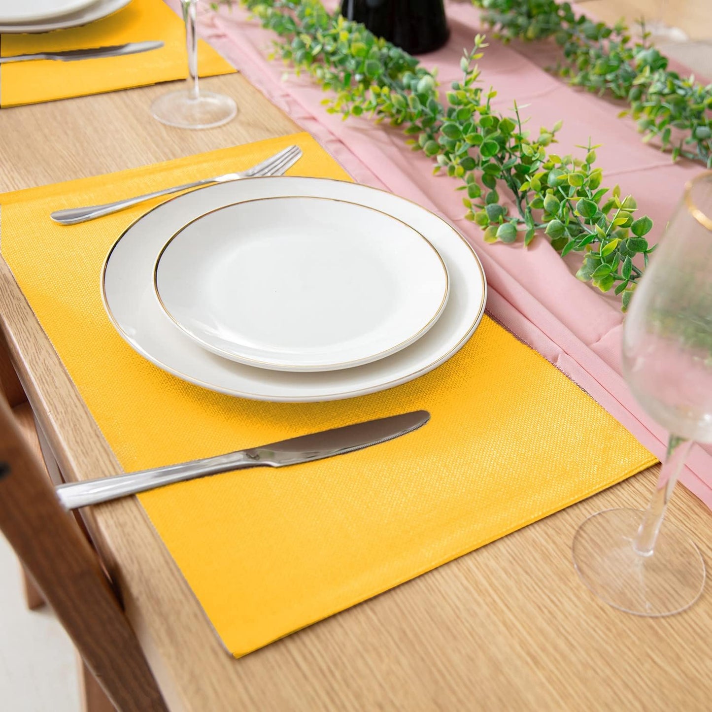 Cloth Placemats Set of 8, Linen Type Fabric Placemats Machine Washable Heat Resistant Placemats Wrinkle Free Thick Polyester Kitchen Place Mats for Dining Table (Yellow)