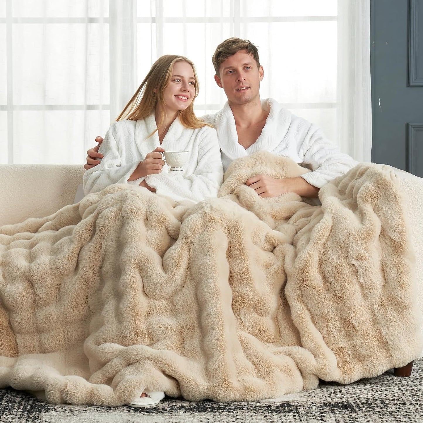 Cozy Bliss Faux Fur Throw Blanket for Couch, Fuzzy Soft Plush Thick Bubble Blanket for Sofa Bedroom Living Room, 50 * 60 Inches Beige