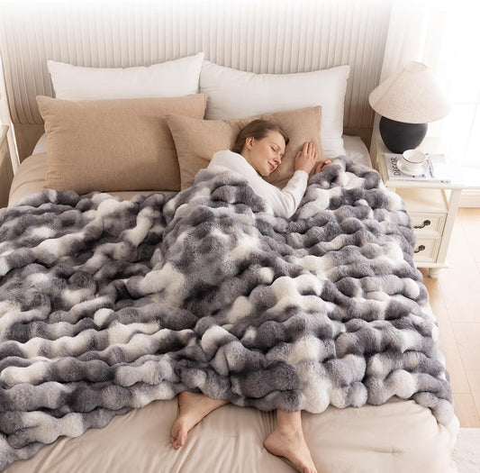 Cozy Faux Fur Throw Blanket for Bed Warm Fuzzy Throw Blanket, Soft Plush Thick Bubble Blankets for Bedroom and Living Room, Furry Luxury Blanket, 60 x 80,Tie-Dye Grey