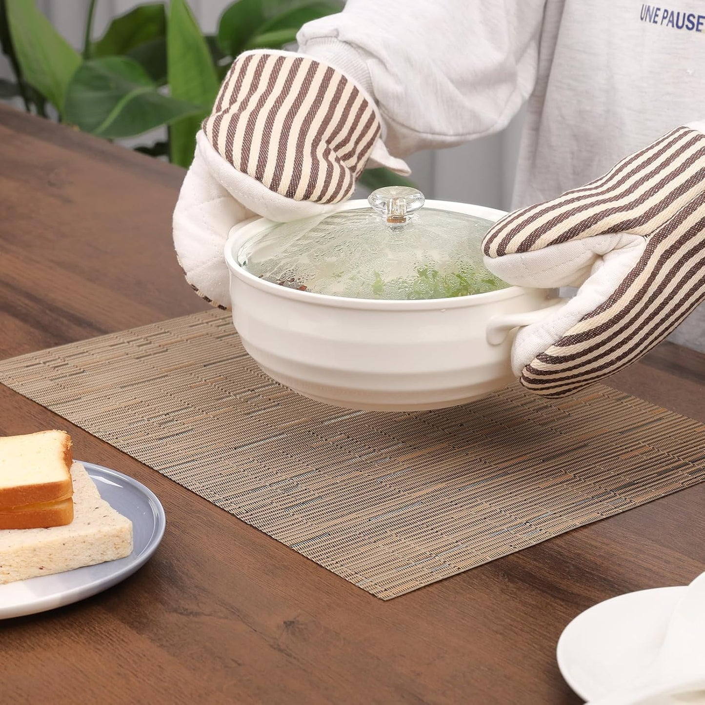 Myir JUN Placemats Set of 4, Vinyl Woven Placemats Place Mats Indoor Set of 4 Washable Table Mats Non-Slip Place mats for Dining Table (Light Brown, Set of 4)