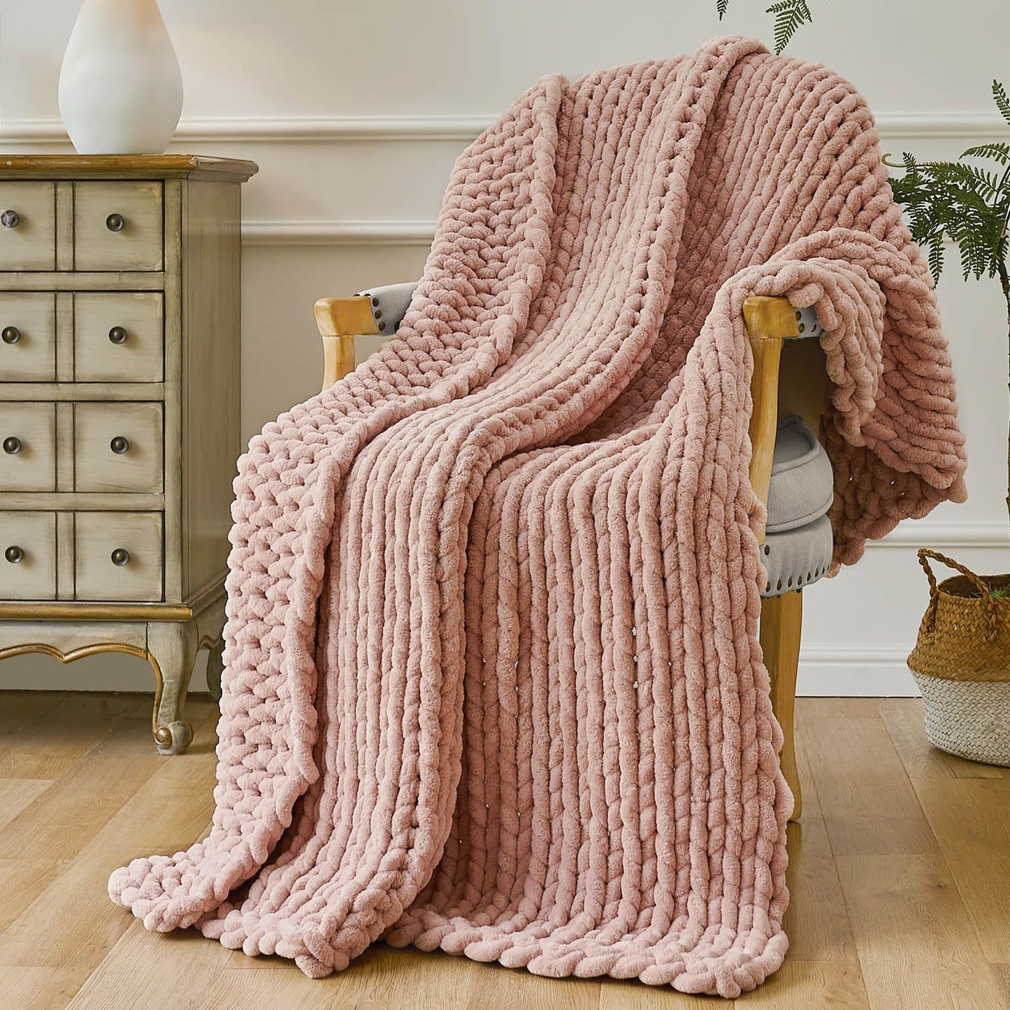 Esterra Chunky Knit Throw Blanket Newly Upgraded Heavy Tighter Version, Handmade Chenille Throw Super Soft, Thick Yarn Cable Knit Crochet Throw Blanket for Couch Bed Sofa, 50" x60, Coral Pink