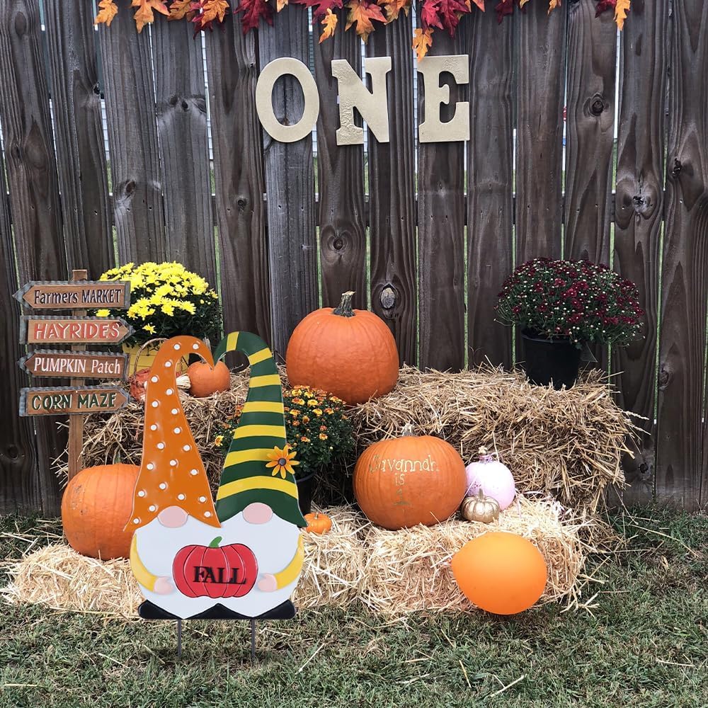 YEAHOME Outdoor Fall Decor, 2 Gnomes Decorative Garden Stake with Pumpkin for Fall Decorations, Autumn Metal Yard Signs for Home Outside Garden Porch Lawn, Thanksgiving Decorations Outdoor (YHMD-478)