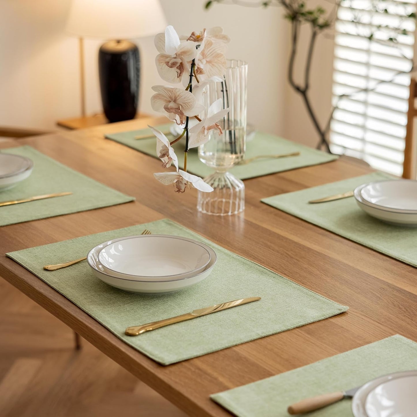 Demetex Green Placemat Set of 4 Washable Linen Place Mats for Dinner Heat Resistant Sage Cloth Placemats Scratch Resistant Plate Mats for Dining Table Kitchen, Green