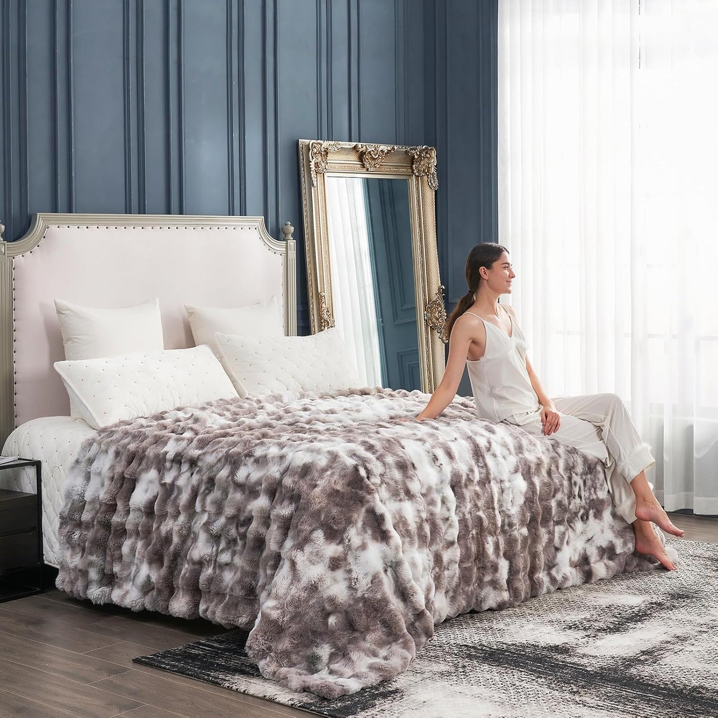 Cozy Bliss Faux Fur Throw Blanket for Couch, Fuzzy Soft Plush Thick Bubble Blanket for Sofa Bedroom Living Room, 90 * 90 Inches Tie Dye Taupe