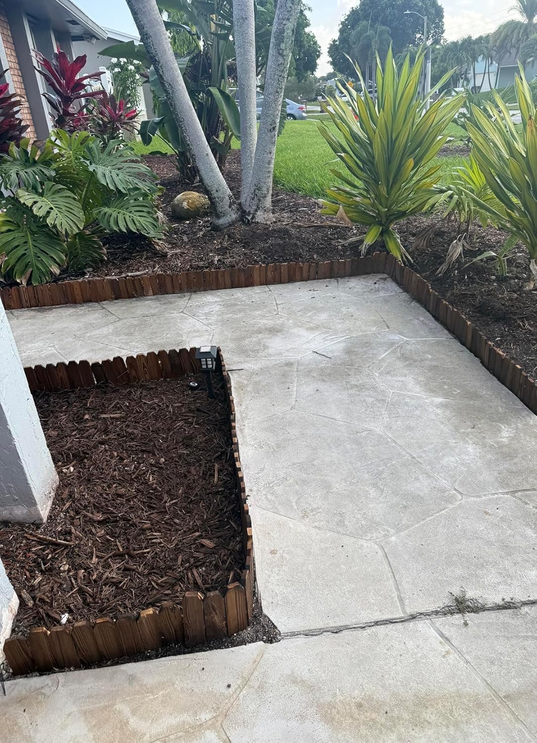 Wood Fence Border for Garden Beds – 9.8" H x 47" L Wooden Landscape Edging Panels, Rustic Decorative Outdoor Divider for Lawn, Path, and Yard Design (9-Pack)