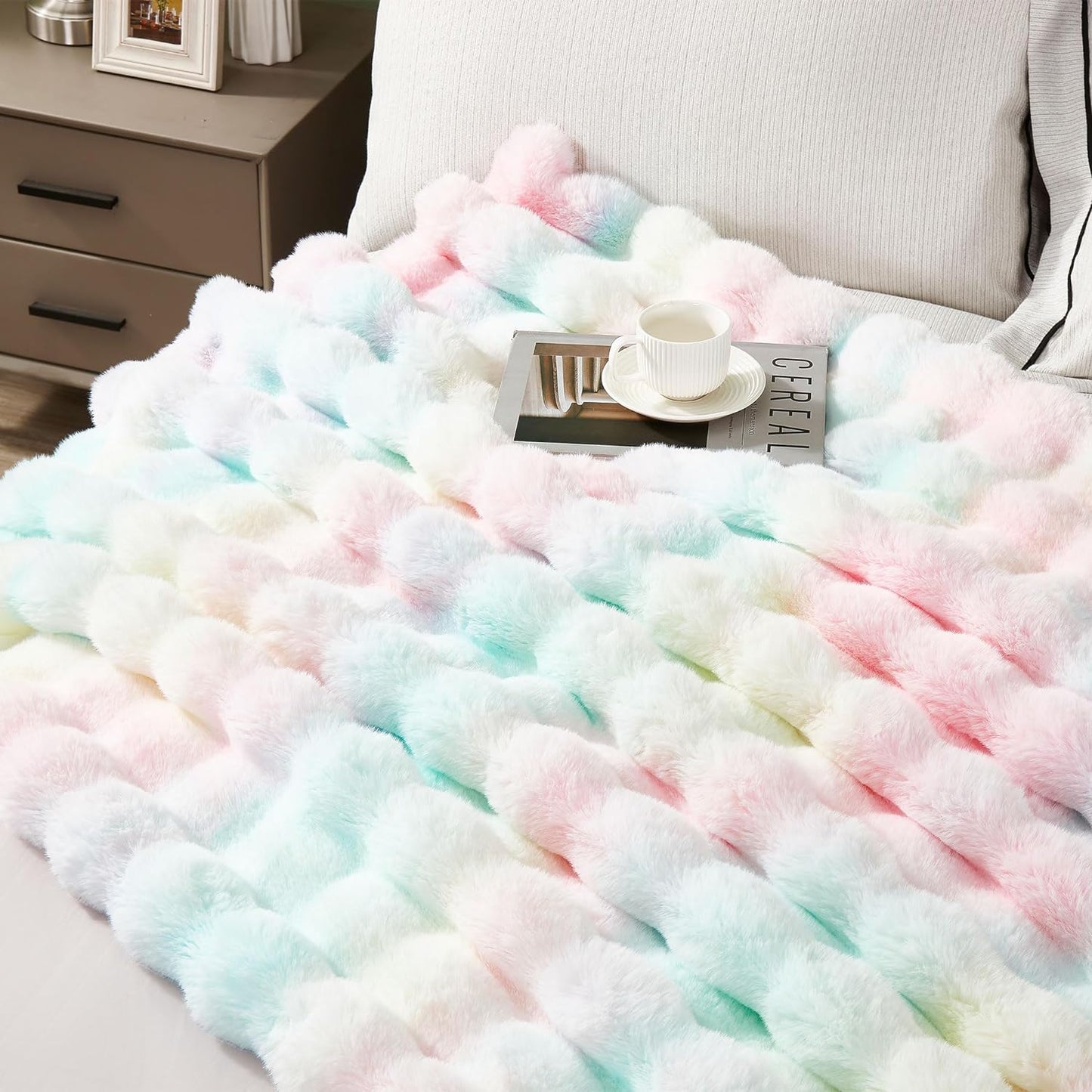 DREAMNINE Large Colorful Soft Fluffy Bubble Faux Rabbit Fur Blanket Full Size 70" x 80", Luxury Double Sided Big Thick Fuzzy Bed Blankets, Cute Warm Cozy Plush Comfy Furry Blanket for Winter, Rainbow