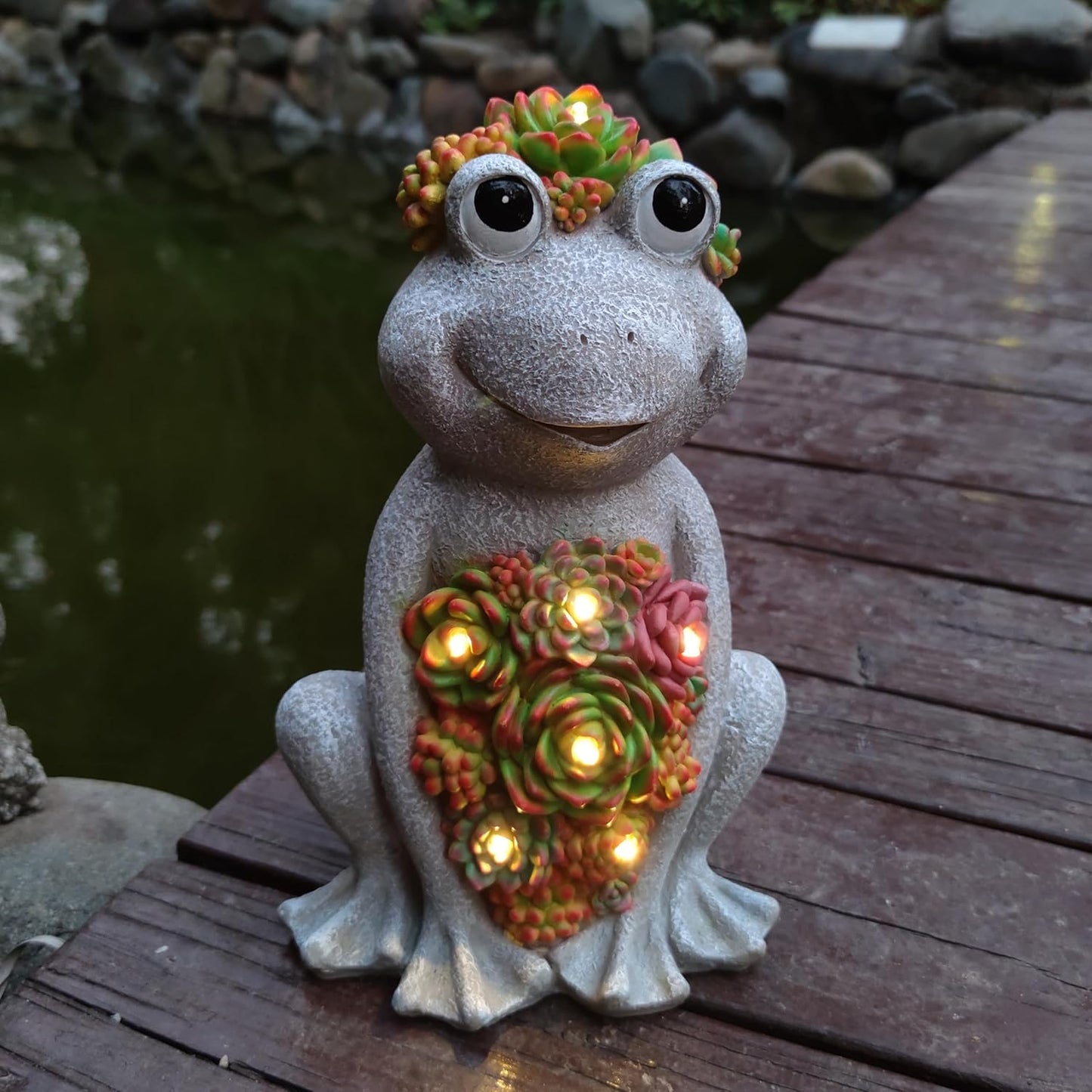 Large Frog Solar Garden Outdoor Statues with Succulent and 8 LED Lights,Outside Solar Frog Art Decor for Lawn,Yard, Balcony Ornament