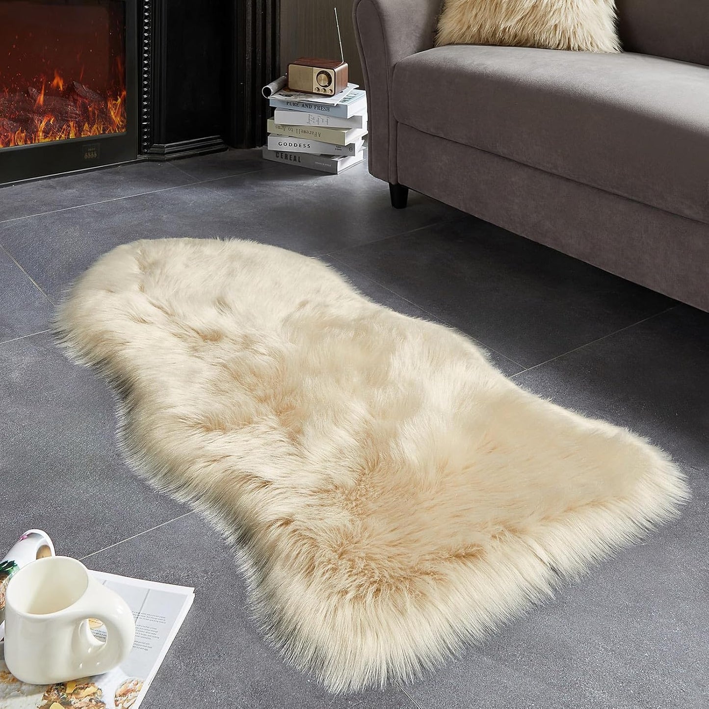 AMTOVO Faux Fur Rug, Beige Area Rug, Fluffy Sheepskin Rug, Fuzzy Ultra Soft 2 x 4 ft Shag Rugs for Bedroom Sofa Throw Cushion Room Decor, Sheepskin