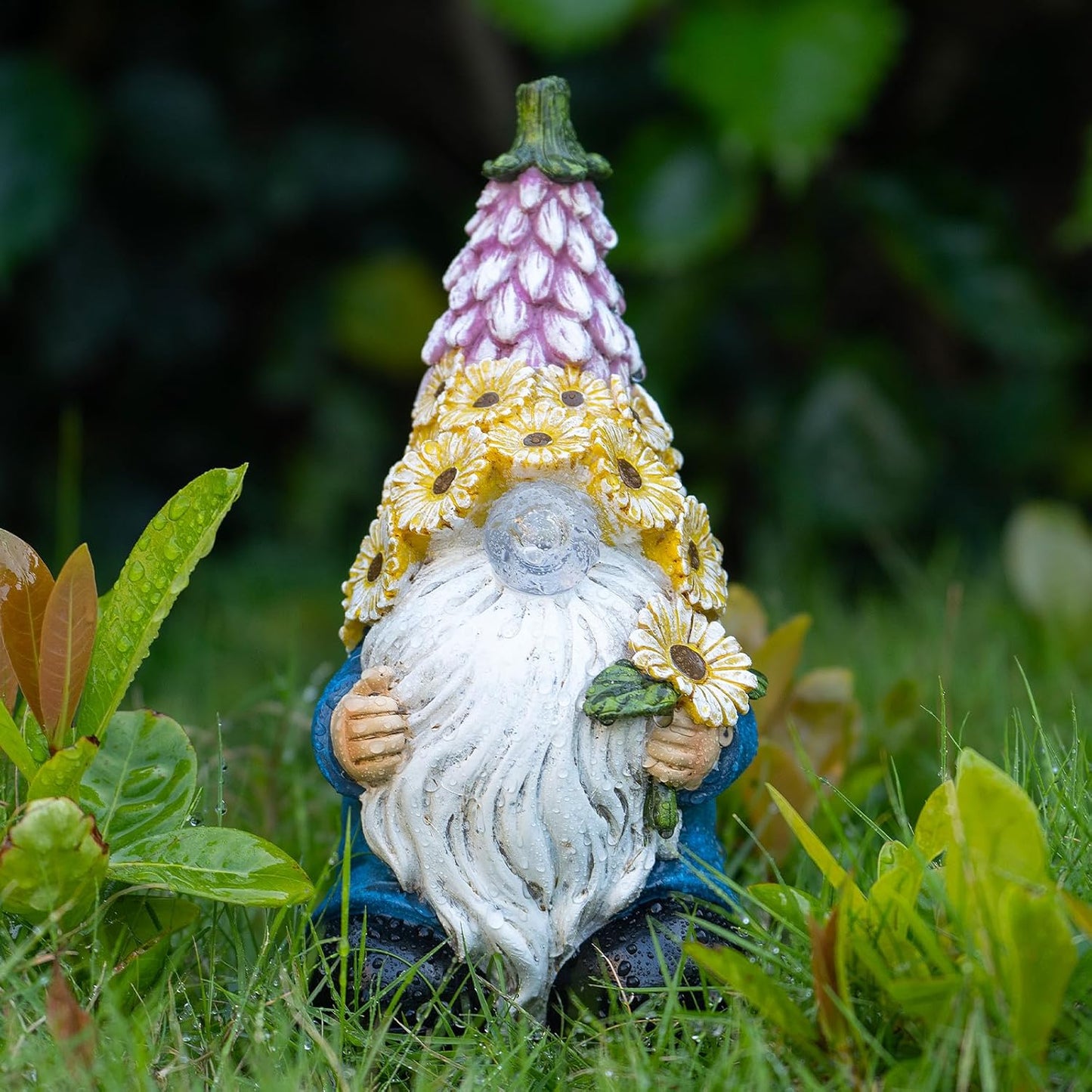 Garden Gnome Statue - Resin Gnome Figurine，with Solar LED Lights, Outdoor Decorations Art Sculpture for Patio Yard Lawn Garden Decor Lawn Ornaments Gnomes Gifts，7.68''