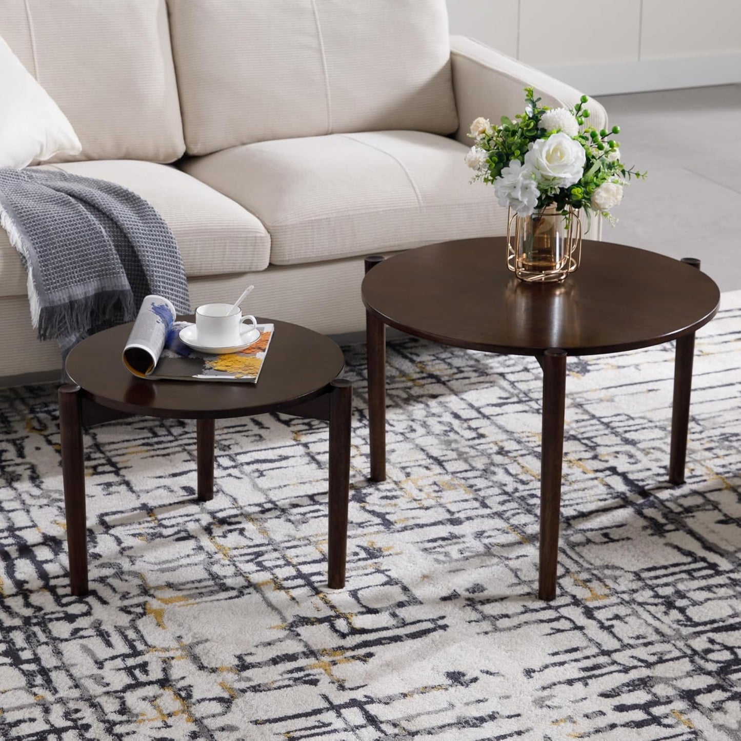 Wooden Round Modern Nesting Coffee Set of 2, Round End Table Side Table, Stacking Living Room Accent Tables for for Living Room Bedroom Balcony, Walnut