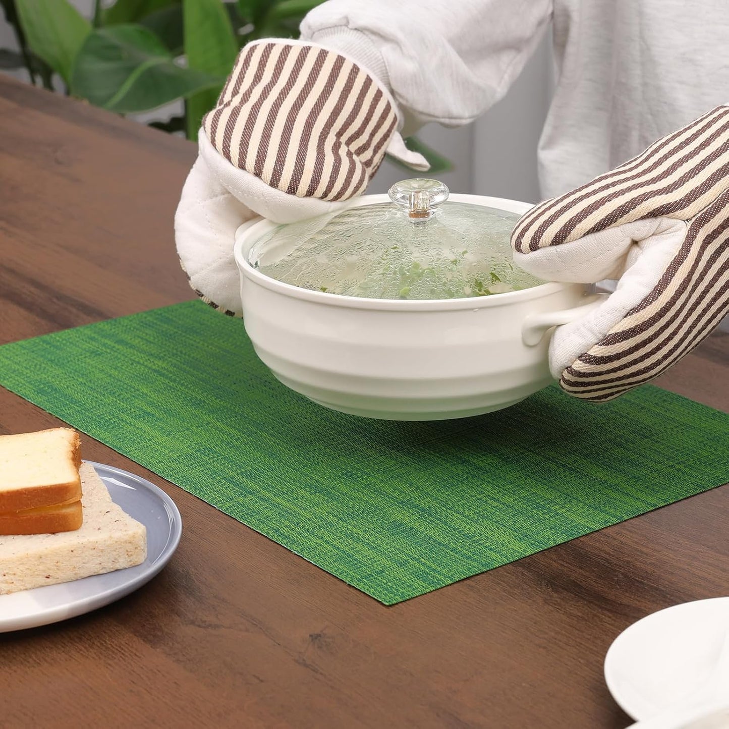 Myir JUN Placemats Set of 8, Vinyl Woven Placemats Place Mats Indoor Set of 8 Washable Table Mats Non-Slip Place mats for Dining Table (Dark Green, Set of 8)