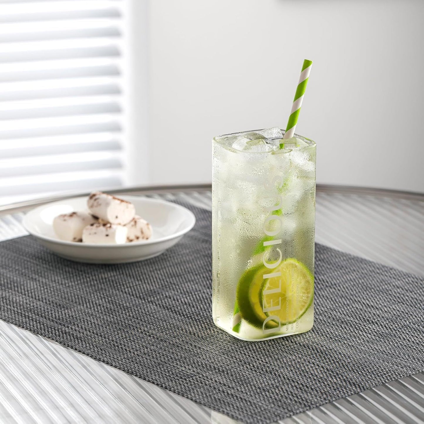 LEXMORE Placemats Set of 8 Vinyl/Plastic Woven Place Mats for Kitchen Table Indoor/Outdoor Washable Placemat Wipeable Dining Table Mats(A-Dark Gray)