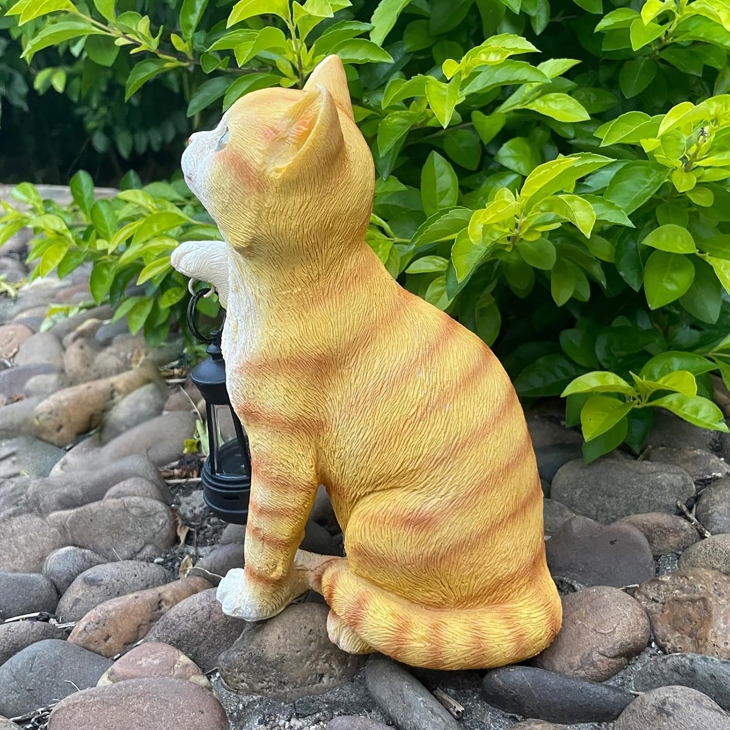 Garden Decor Solar Cat Statues with Solar Lantern Outdoor Decor Lovely Tabby Cat Figurine Art Decor for Home Lawn Yard Housewarming Gift for Mom Grandma Women Cat Lover