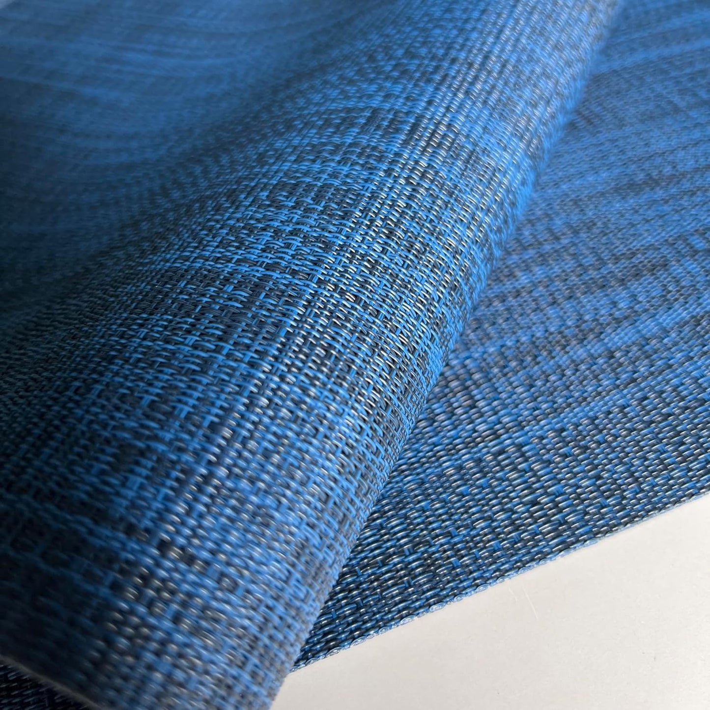 WAZAIGUR Placemats Set of 8 for Dining Table Heat-Resistant Washable Place Mats Woven Vinyl Kitchen Table Mats Easy to Clean,Navy Blue