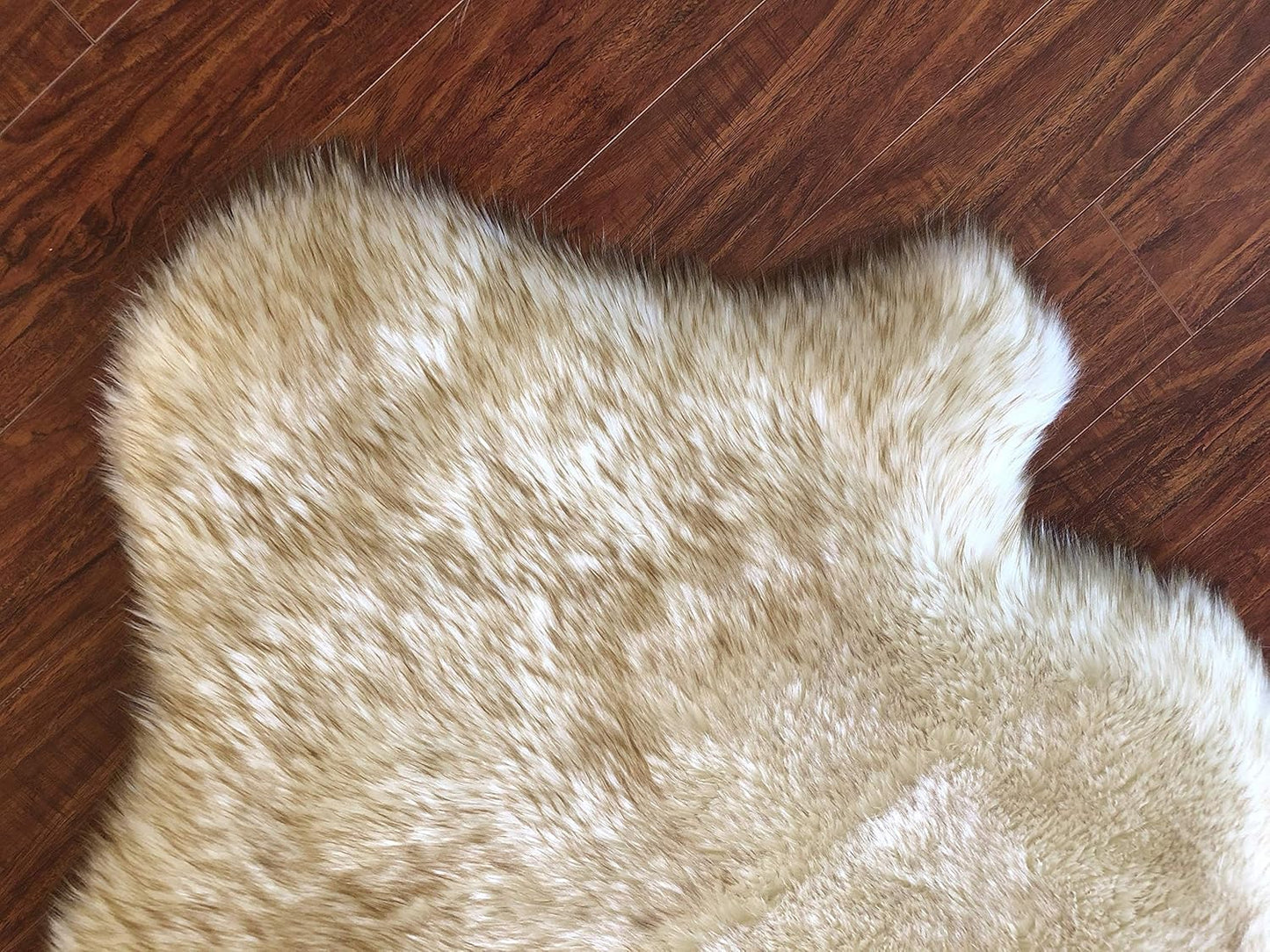 LAMBZY Faux Sheepskin Hypoallergenic Free Shape Silky Shag Rug, Luxury Shaggy Silky Plush Carpet for Bedrooms Rugs Living Rooms Sofa Floor Rugs (Octo 8 Pelts 6'x8', White/Brown Tips)