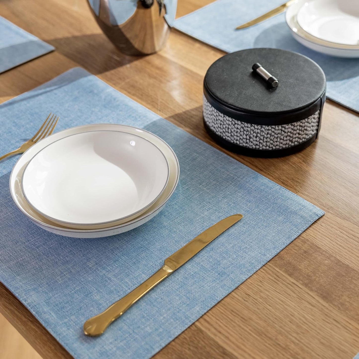 Demetex Placemats Set of 8 Heat Resistant Blue Placemats Soft Washable Linen Place Mats Table Mat for Dinner Gathering Banquet, 13x19 inch, Blue