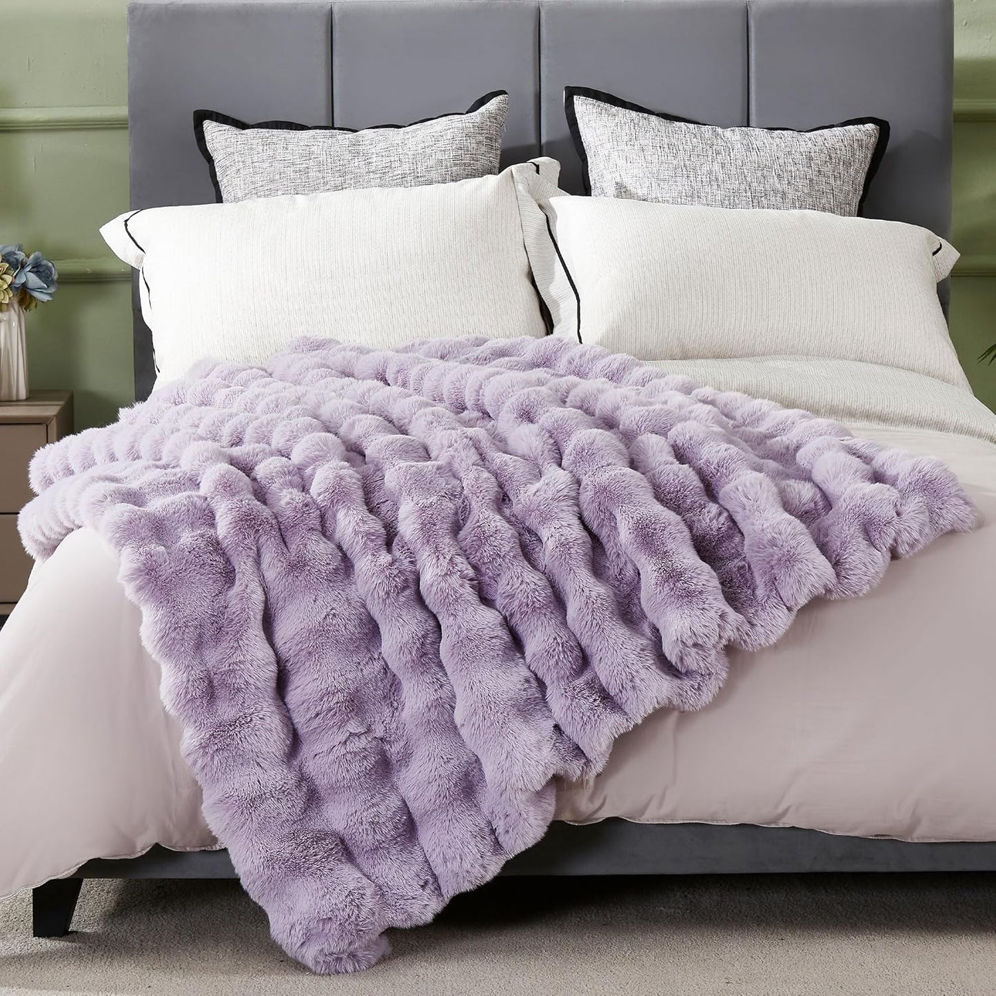 DREAMNINE Large Soft Thick Fuzzy Bubble Faux Rabbit Fur Blanket Full Size 70" x 80", Double Sided Comfy Plush Warm Shaggy Fluffy Blankets, Luxury Big Cozy Textured Furry Blanket for Bed, Lilac Purple