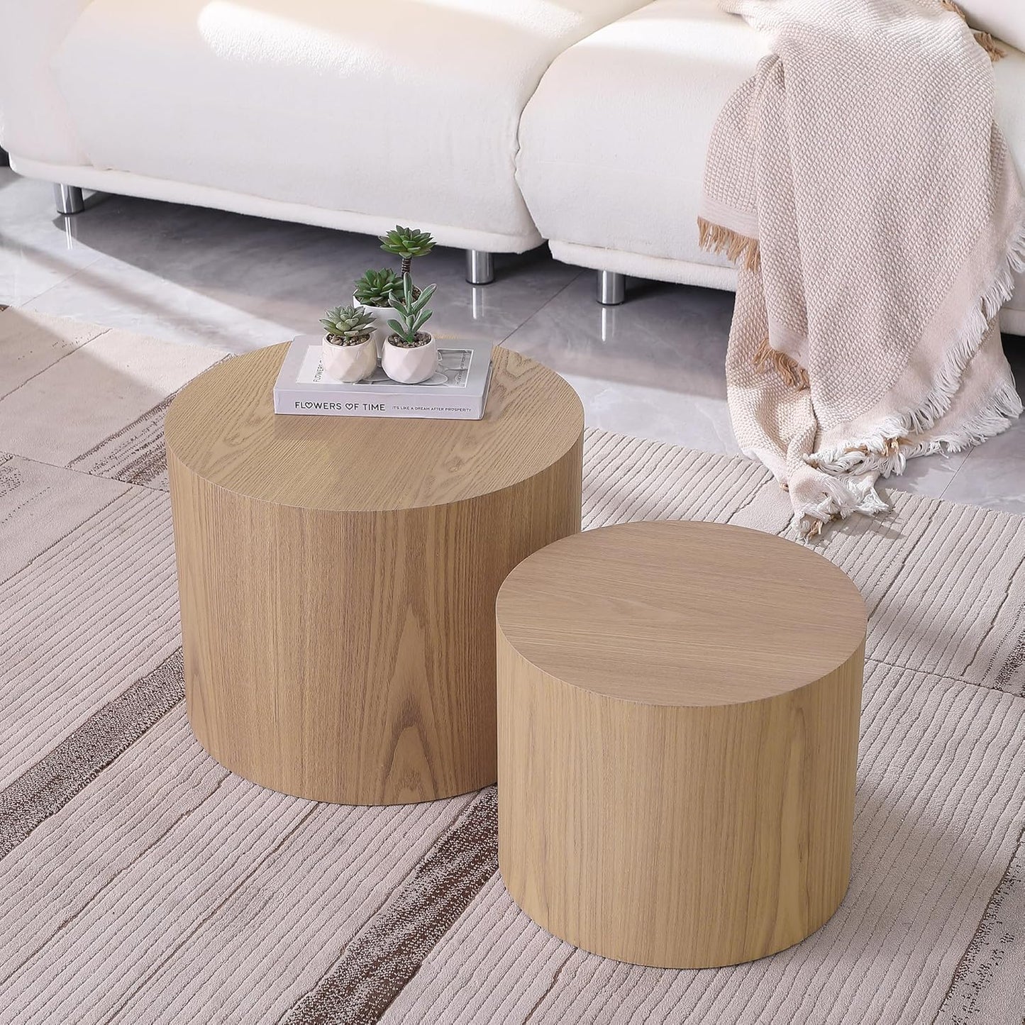 WILLIAMSPACE Nesting Coffee Table Set of 2, Round Wooden Coffee Tables Circle Modern Table for Small Space Living Room Bedroom Accent End Side Table (Wooden Color-Round)