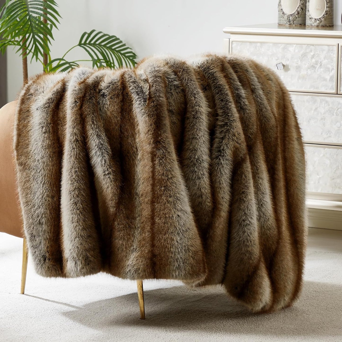 DREAMNINE Premium Luxury Fuzzy Animal Skin Faux Fur Throw Blanket 50" x 60", Double Sided Soft Long Shaggy Lion Fluffy Bear Blankets, Thick Warm Cozy Accent Wolf Furry Blanket for Winter,Reddish Brown