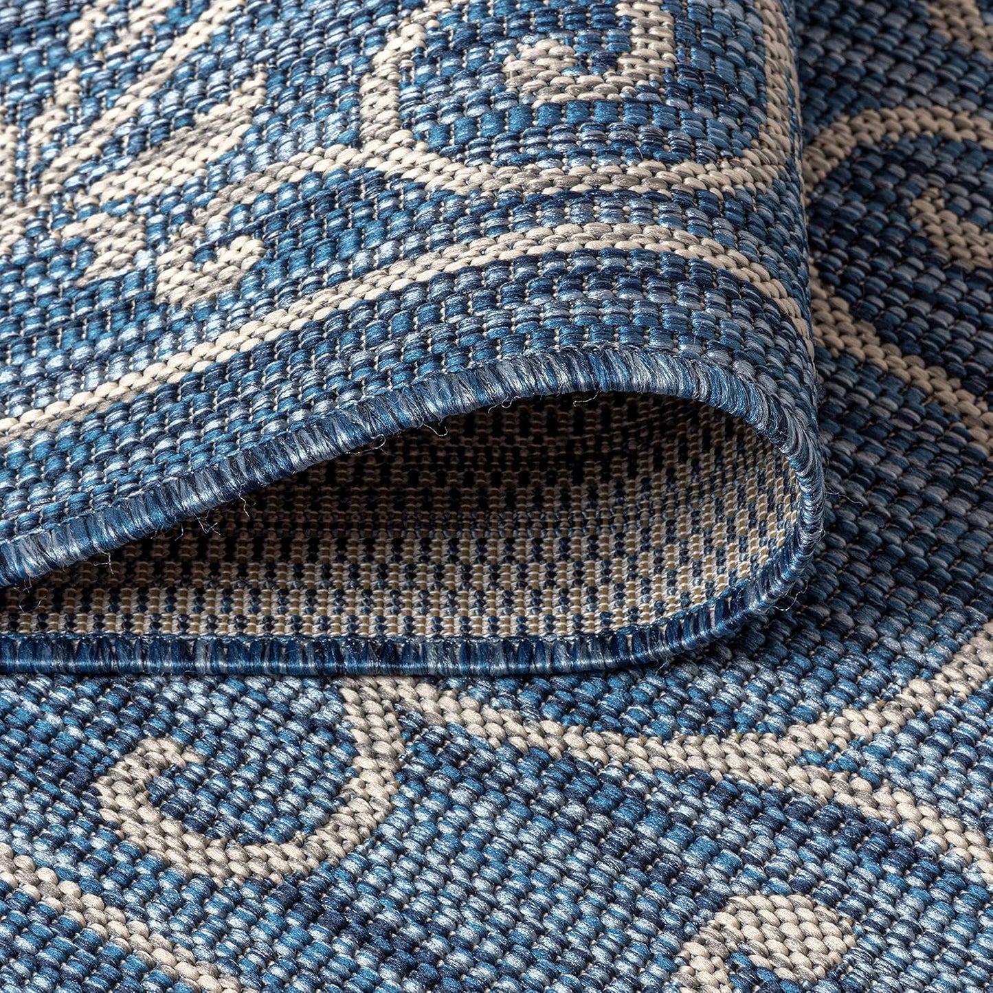 JONATHAN Y Vintage Filigree Indoor Outdoor Round Area Rug 5 Ft Navy/Gray, Charleston Textured Weave for Backyard, Patio, Porch, Easy-Cleaning, High Traffic, Pet-Friendly, Non-Shedding (SMB106D-5R)