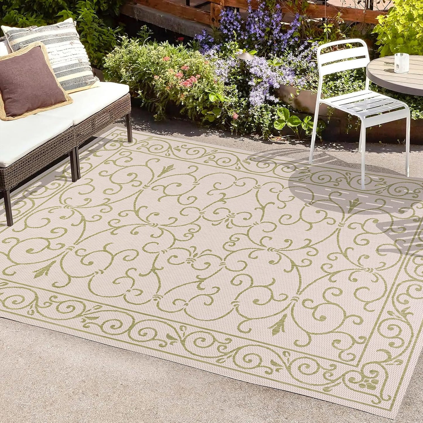 JONATHAN Y Vintage Filigree Indoor Outdoor Area Rug 5X8 Cream/Green, Charleston Textured Weave for Backyard, Patio, Porch, Easy-Cleaning, High Traffic, Pet-Friendly, Non-Shedding (SMB106I-5)